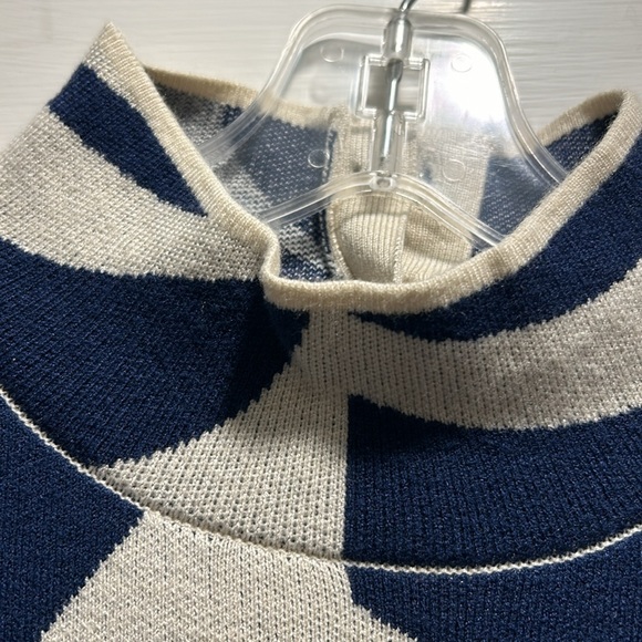 New - Picture 4 of 4